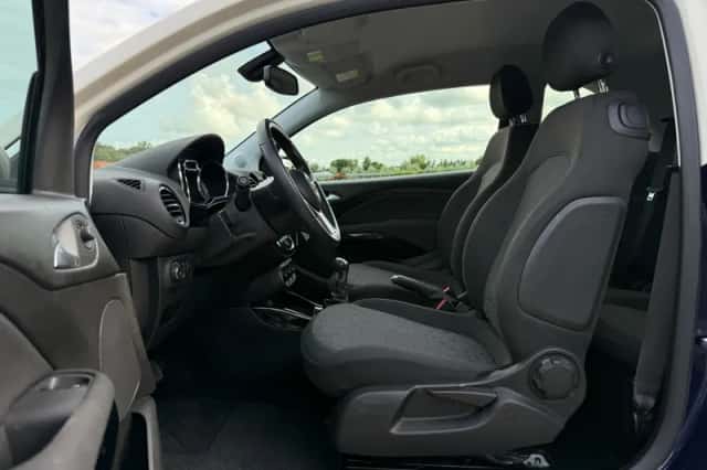 Opel Adam (2015) thumbnail 6