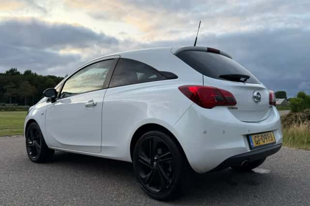 Opel Corsa (2015) thumbnail 3