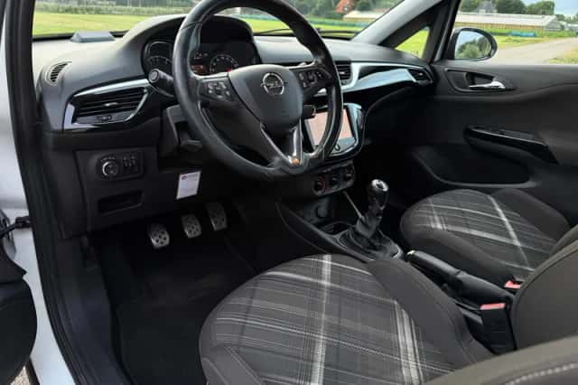 Opel Corsa (2015) thumbnail 4