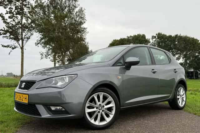 SEAT Ibiza (2015) thumbnail 1