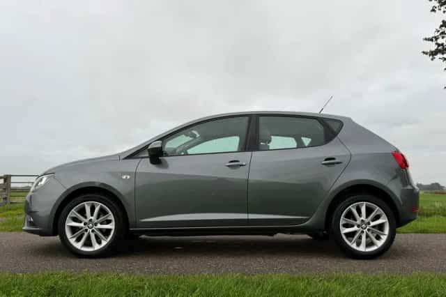 SEAT Ibiza (2015) thumbnail 2