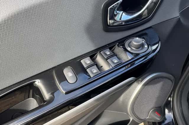 Renault Clio (2015) thumbnail 6