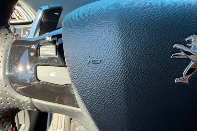 Peugeot 308 (2021) thumbnail 6