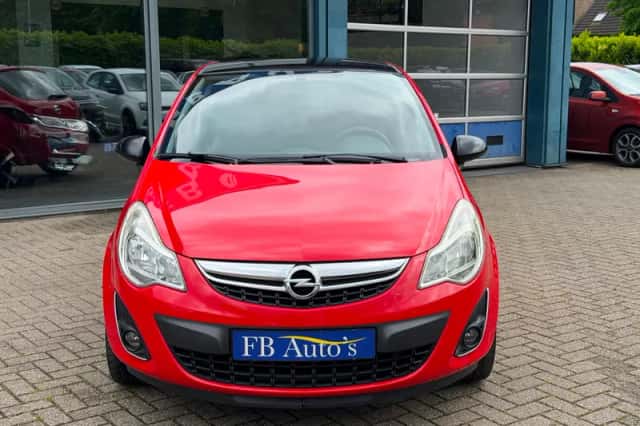 Opel Corsa (2011) thumbnail 2