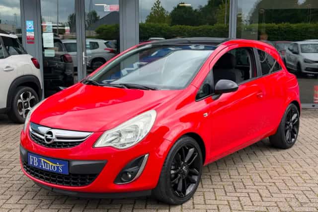 Opel Corsa (2011) thumbnail 3