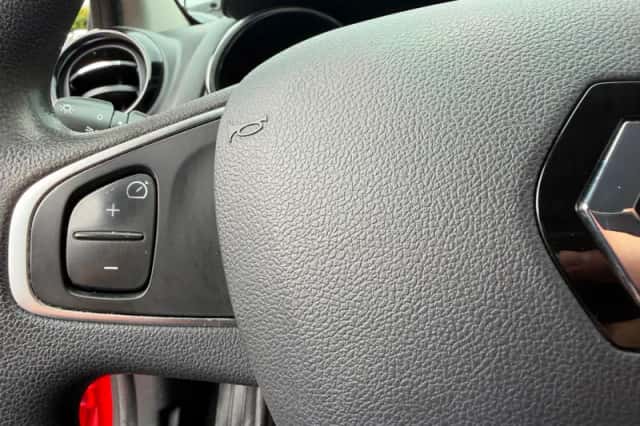 Renault Clio (2018) thumbnail 6
