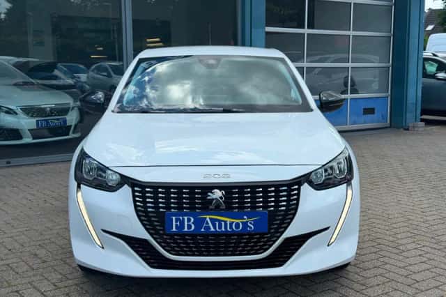 Peugeot 208 (2023) thumbnail 2