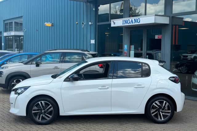 Peugeot 208 (2023) thumbnail 4