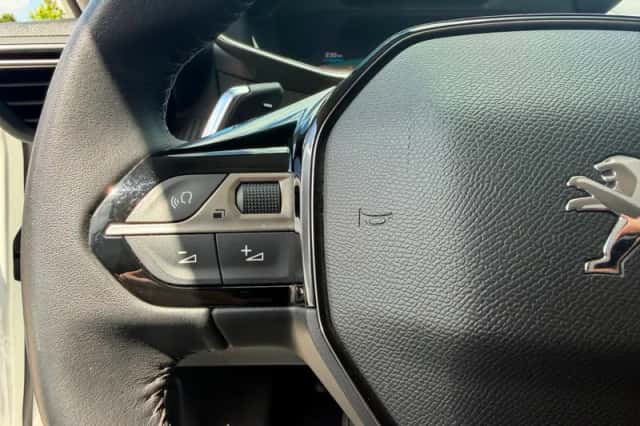 Peugeot 208 (2023) thumbnail 6