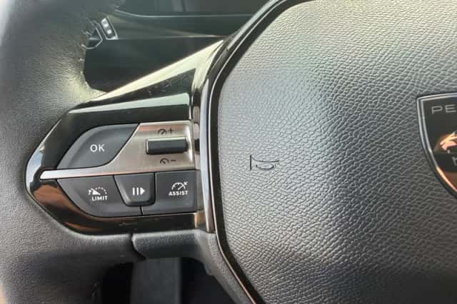 Peugeot 308 (2022) thumbnail 6