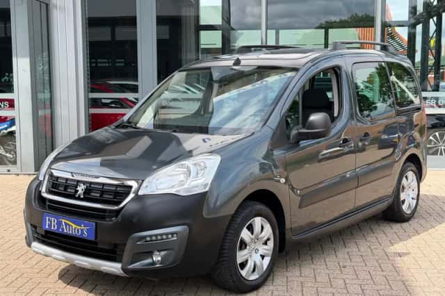 Peugeot Partner (2017) thumbnail 3
