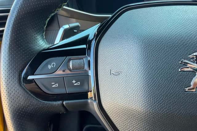 Peugeot 208 (2023) thumbnail 6
