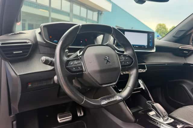 Peugeot 2008 (2020) thumbnail 5