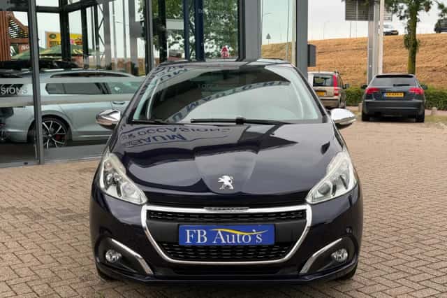 Peugeot 208 (2016) thumbnail 2