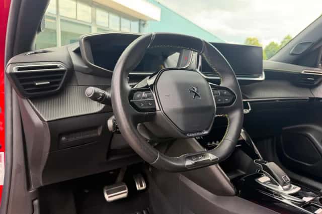 Peugeot 2008 (2021) thumbnail 5