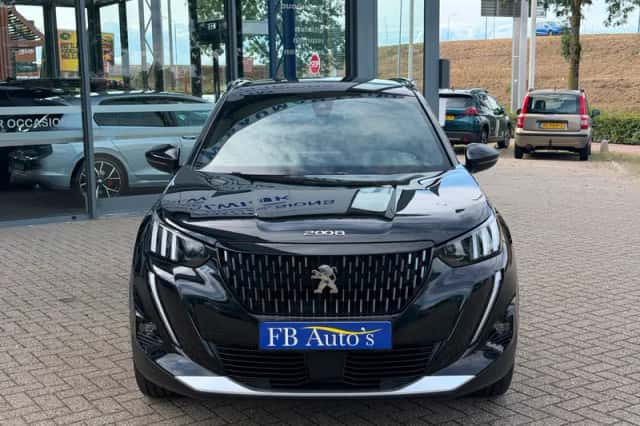 Peugeot 2008 (2021) thumbnail 2