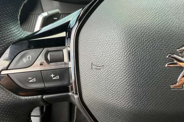 Peugeot 2008 (2021) thumbnail 6