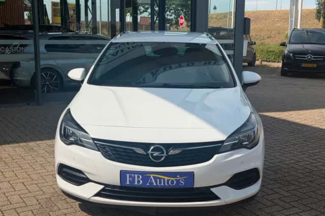 Opel Astra (2021) thumbnail 2