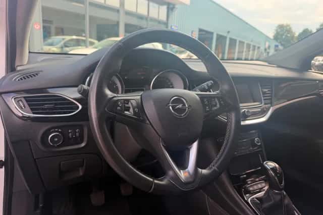 Opel Astra (2021) thumbnail 4