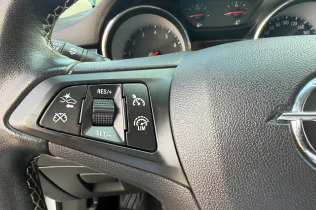Opel Astra (2021) thumbnail 5