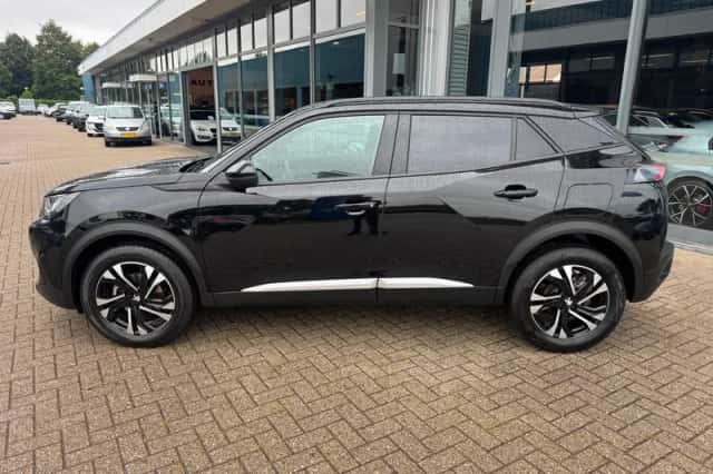 Peugeot 2008 (2023) thumbnail 6