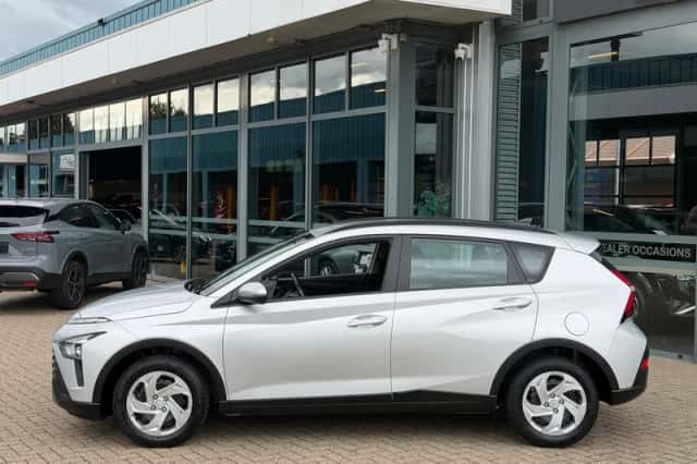 Hyundai Bayon (2022) thumbnail 4