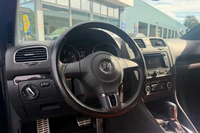 Volkswagen Golf (2011) thumbnail 6