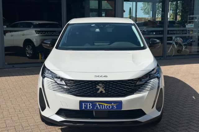 Peugeot 3008 (2022) thumbnail 2