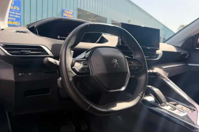 Peugeot 3008 (2022) thumbnail 5