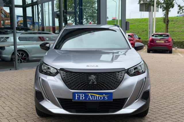 Peugeot 2008 (2023) thumbnail 2