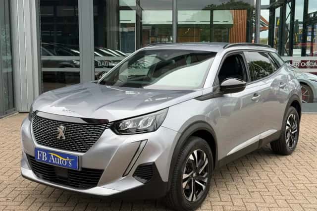 Peugeot 2008 (2023) thumbnail 3