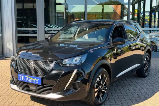 Peugeot 2008 (2023) thumbnail 3
