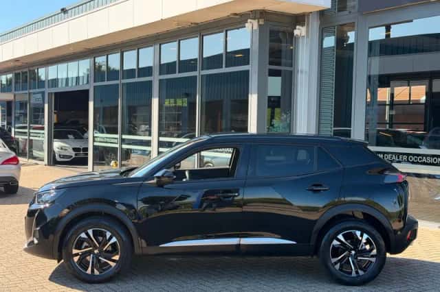 Peugeot 2008 (2023) thumbnail 4