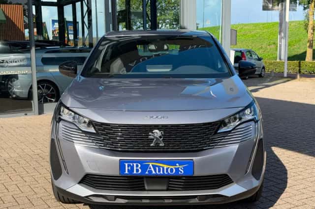 Peugeot 3008 (2023) thumbnail 2