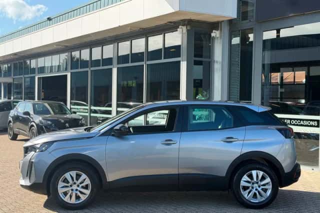 Peugeot 3008 (2023) thumbnail 4