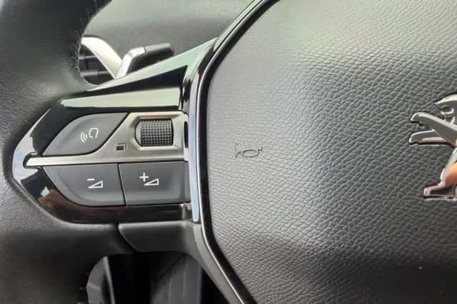 Peugeot 3008 (2022) thumbnail 6