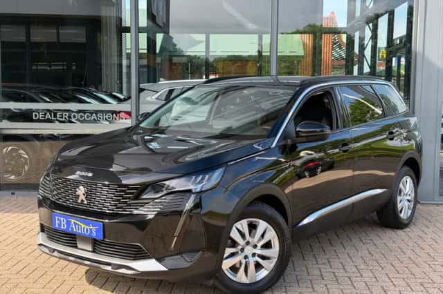 Peugeot 5008 (2023) thumbnail 1