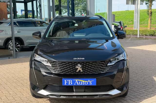 Peugeot 5008 (2023) thumbnail 2