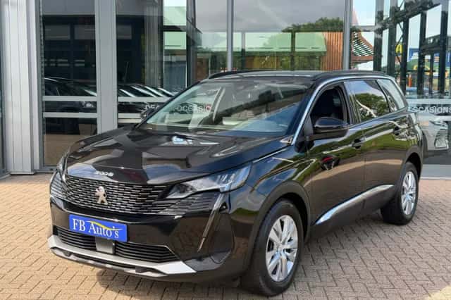 Peugeot 5008 (2023) thumbnail 3
