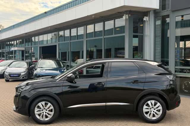 Peugeot 3008 (2022) thumbnail 4