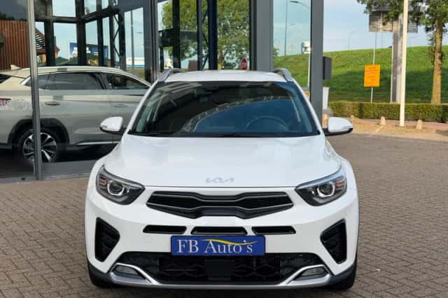 Kia Stonic (2024) thumbnail 2