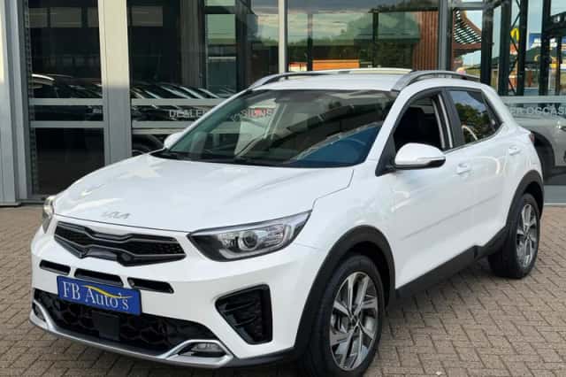 Kia Stonic (2024) thumbnail 3