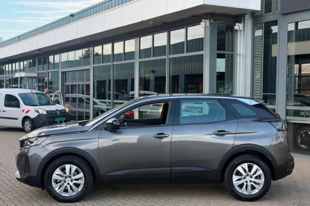 Peugeot 3008 (2022) thumbnail 4