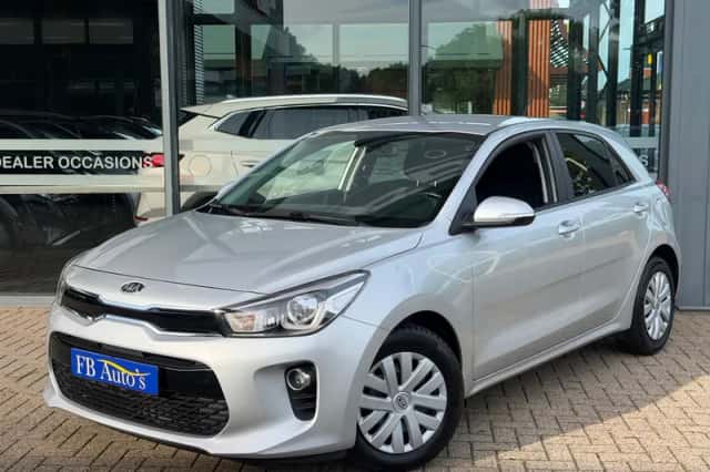 Kia Rio (2017) thumbnail 1