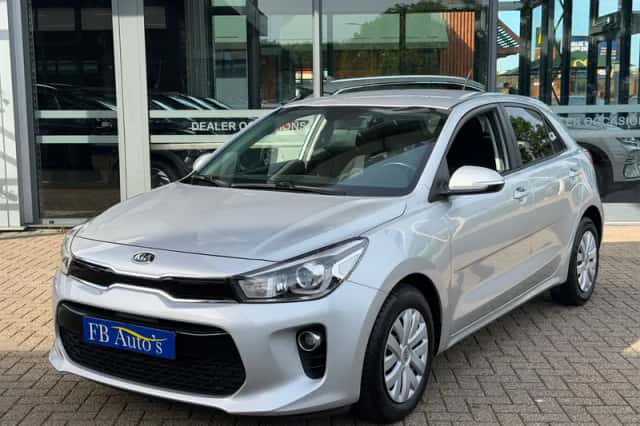 Kia Rio (2017) thumbnail 3