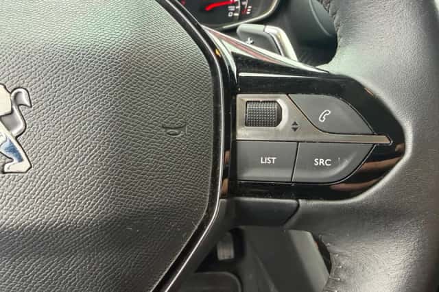 Peugeot 2008 (2022) thumbnail 5