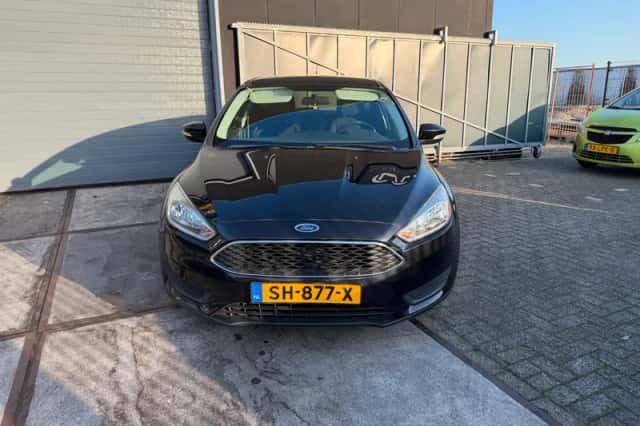 Ford Focus (2015) thumbnail 2