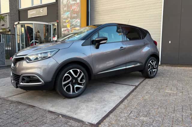 Renault Captur (2016) thumbnail 2