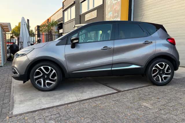 Renault Captur (2016) thumbnail 3