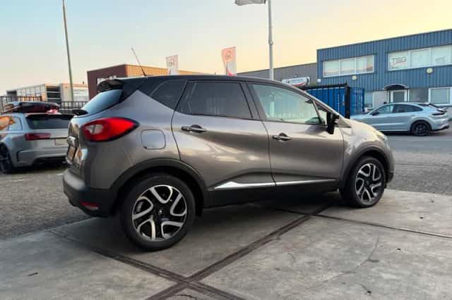 Renault Captur (2016) thumbnail 6
